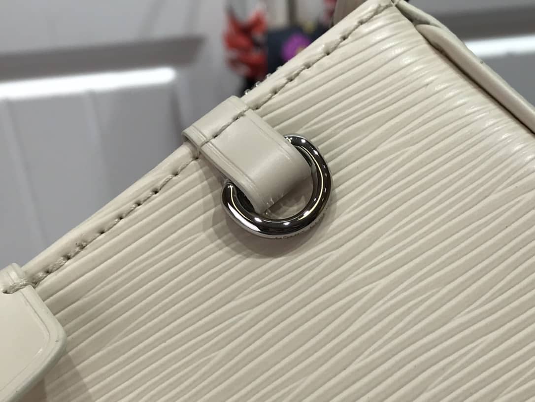 L0vis Vvtt0n Epi Easy Pouch On Strap Replica Bag Beige M80471