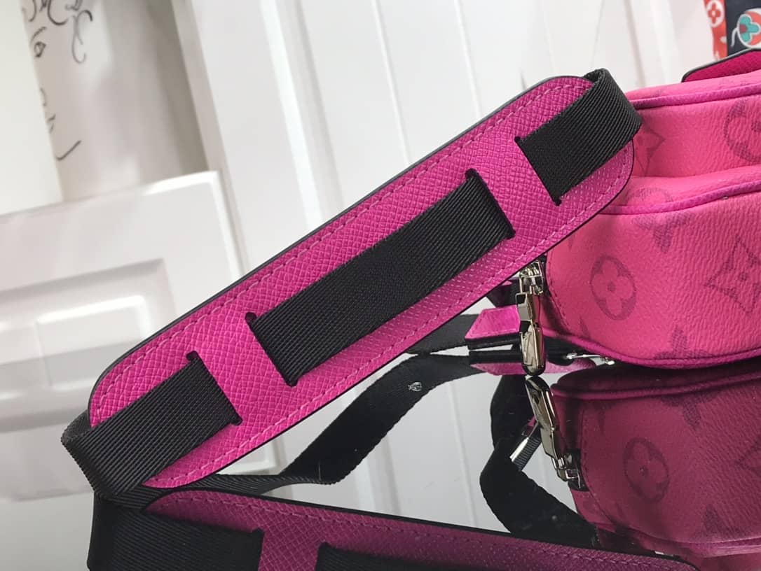 L0vis Vvtt0n Outdoor Replica Pochette Monogram Eclipse Pink M30755