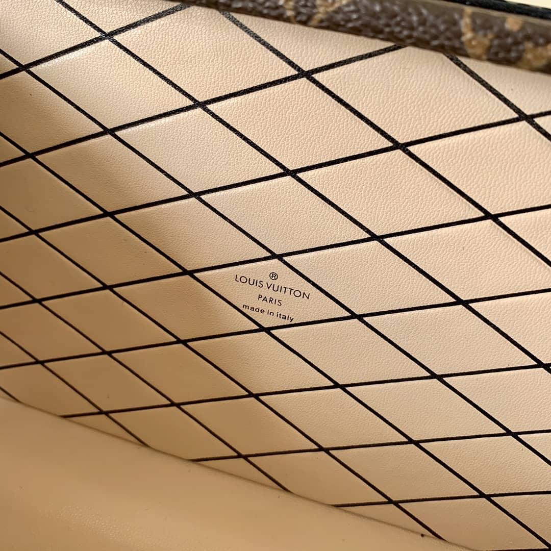 L0vis Vvtt0n Petite Malle Monogram Canvas Replica Bag Brown M40273