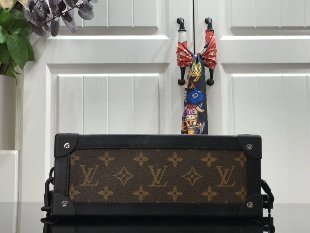 L0vis Vvtt0n Soft Trunk Monogram Canvas Replica Bag M45619