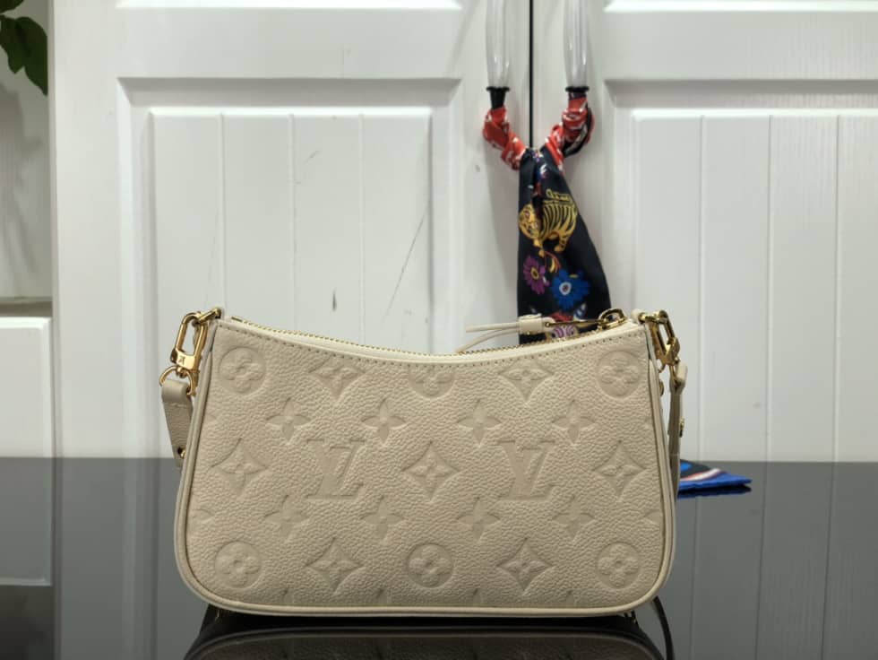 L0vis Vvtt0n Easy Pouch On Strap Creme White Empreinte M81066 Replica