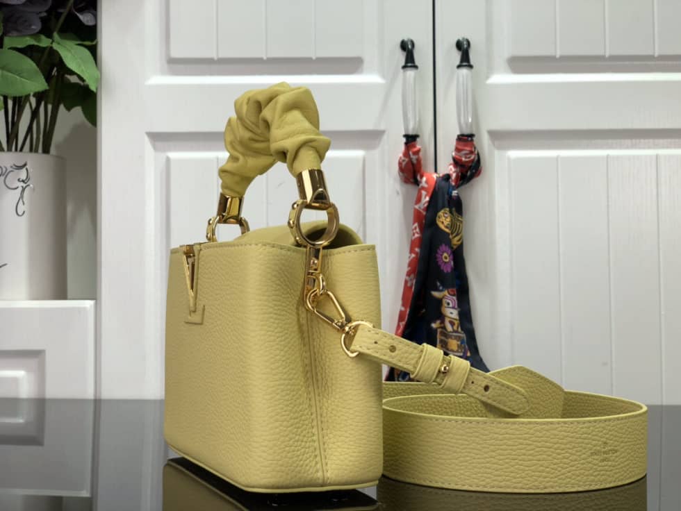 L0vis Vvtt0n Capucines Mini Yellow M58586 Replica Shoulder Bag