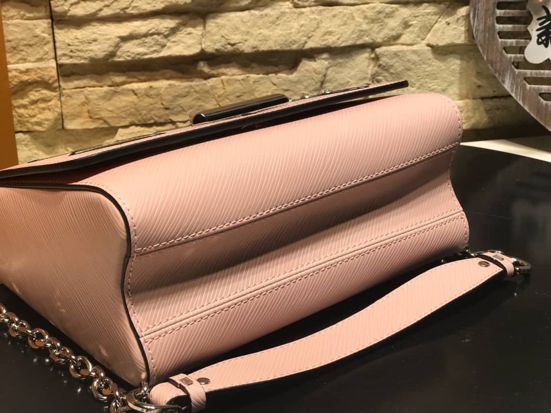 L0vis Vvtt0n Twist MM Bag Blue M50296 Replica