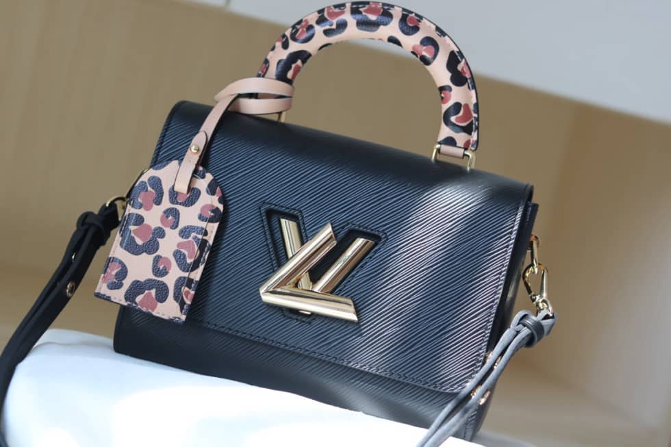L0vis Vvtt0n Twist Leopard Handle Bag Epi Leather PM M50362 Replica Shoulder Bag