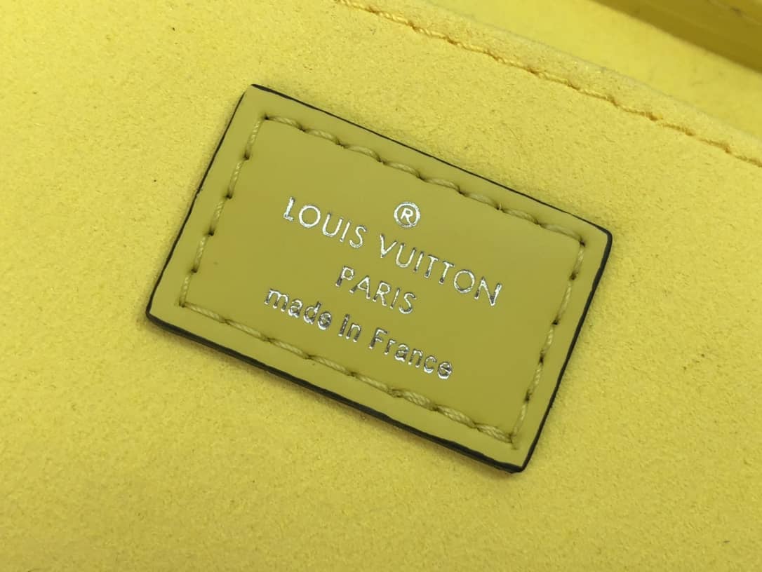 L0vis Vvtt0n Petit Sac Plat Flat Shoulder Bag Replica Yellow M80169
