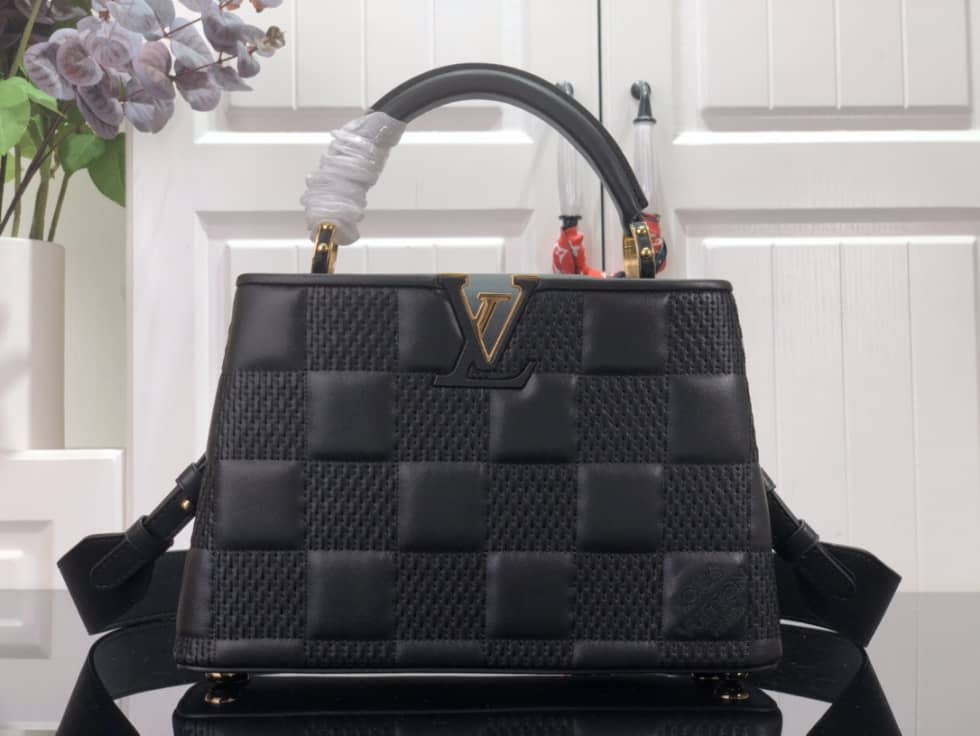 L0vis Vvtt0n Capucines BB Black M59225 Replica Shoulder Bag