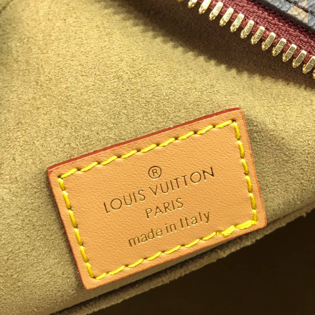 L0vis Vvtt0n Monogram Boite Chapeau Souple Replica Shoulder Bag M52294