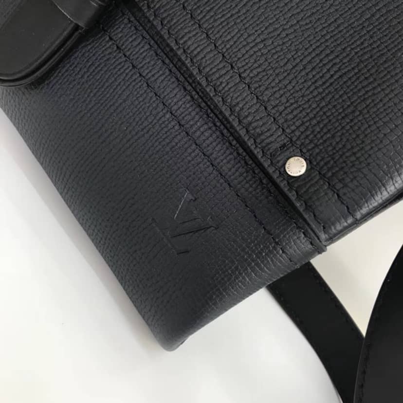 L0vis Vvtt0n Canyon PM Messenger Bag Replica M54963