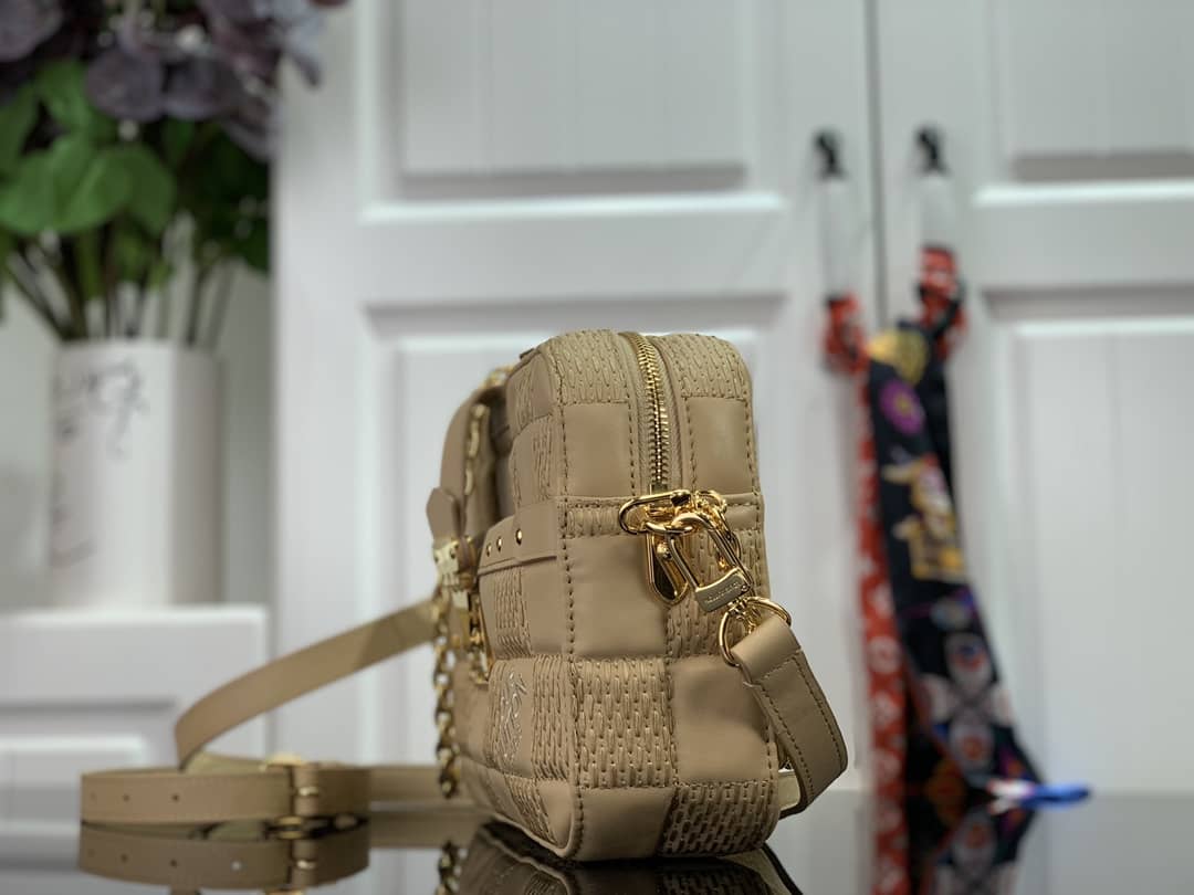L0vis Vvtt0n Damier Quilt Lambskin Troca MM H27 Replica Bag Apricot M59114