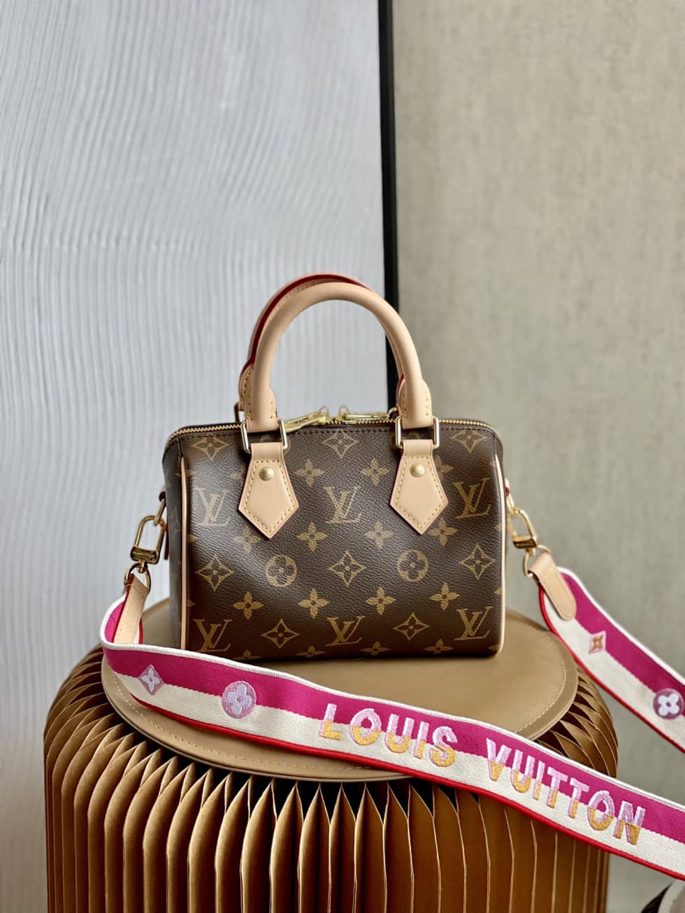 L0vis Vvtt0n Speedy Bandouliere 20 M45948 Replica Shoulder Bag