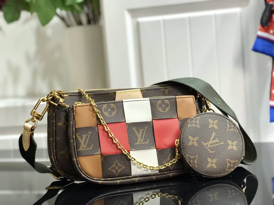 L0vis Vvtt0n Monogram Canvas Multi Pochette Replica Red M44823