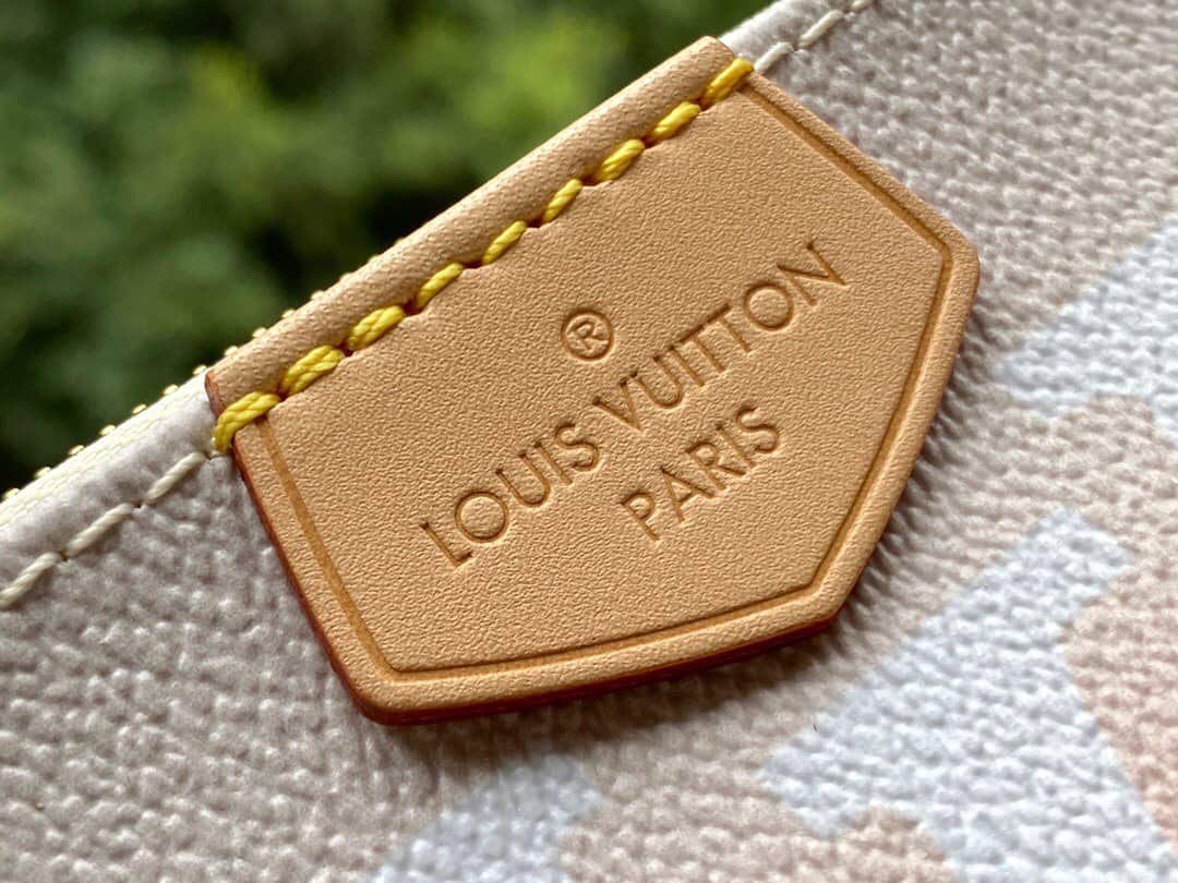 L0vis Vvtt0n Multi Pochette Accessoires Monogram Calfskin Replica Bag M57634