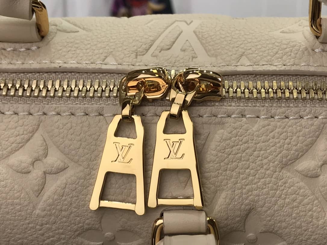Best Replica L0vis Vvtt0n Petite Malle Souple Monogram Replica Bag Beige M45571(ColaReps)