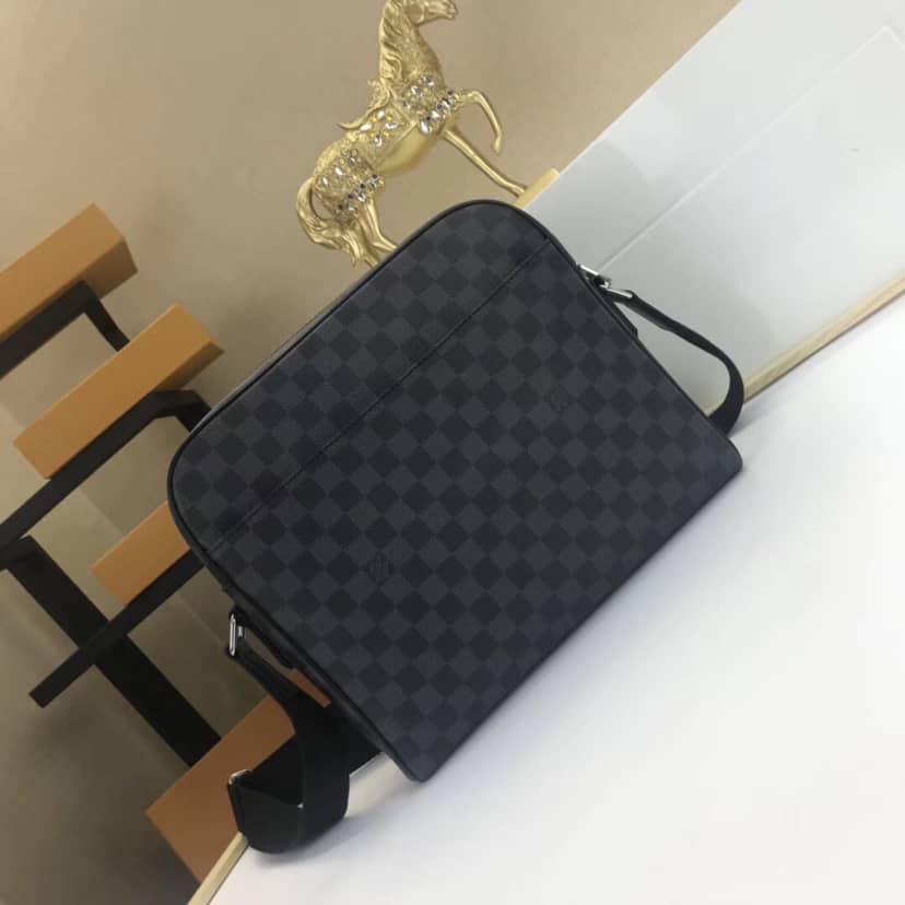 L0vis Vvtt0n Damier Graphite Dayton MM Replica Messenger Bag N41409
