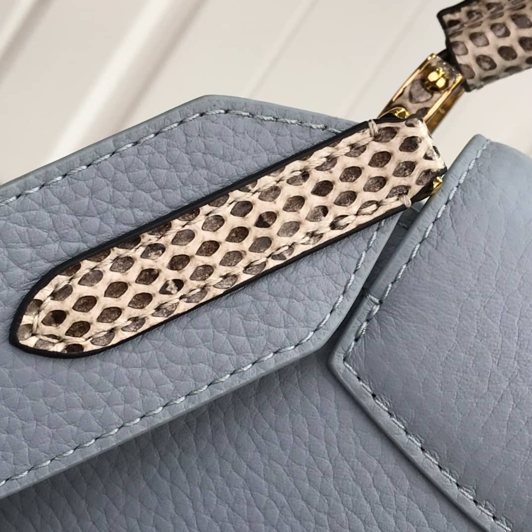 L0vis Vvtt0n Capucines MM Taurillon Leather Tote M94227