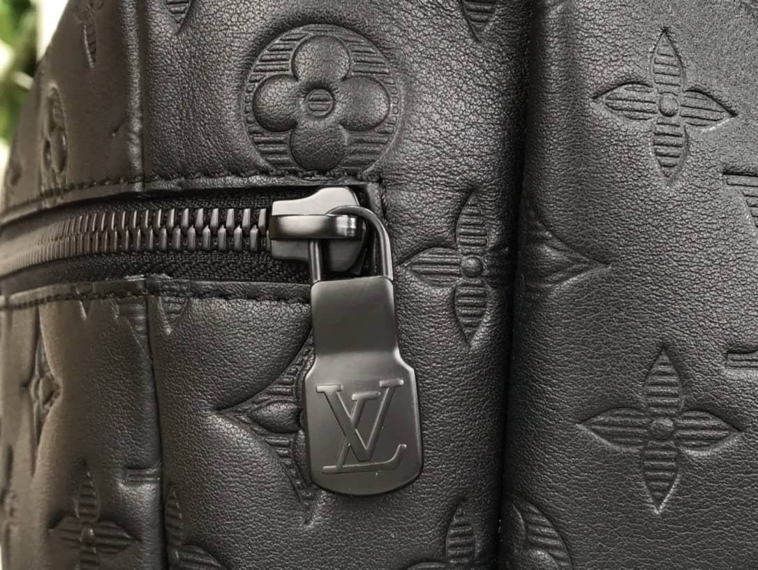 L0vis Vvtt0n Monogram Shadow Replica Discovery Backpack M43680