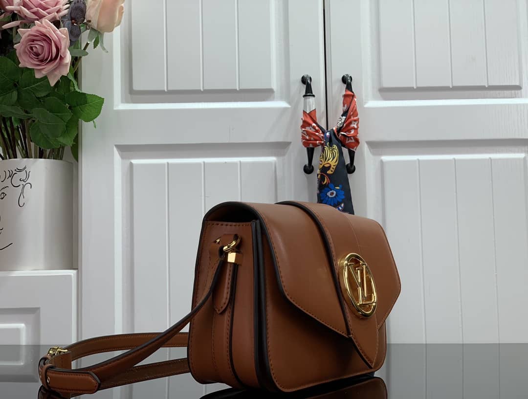 L0vis Vvtt0n Pont 9 Soft Calfskin Leather Red M55948 Replica Crossbody Bag