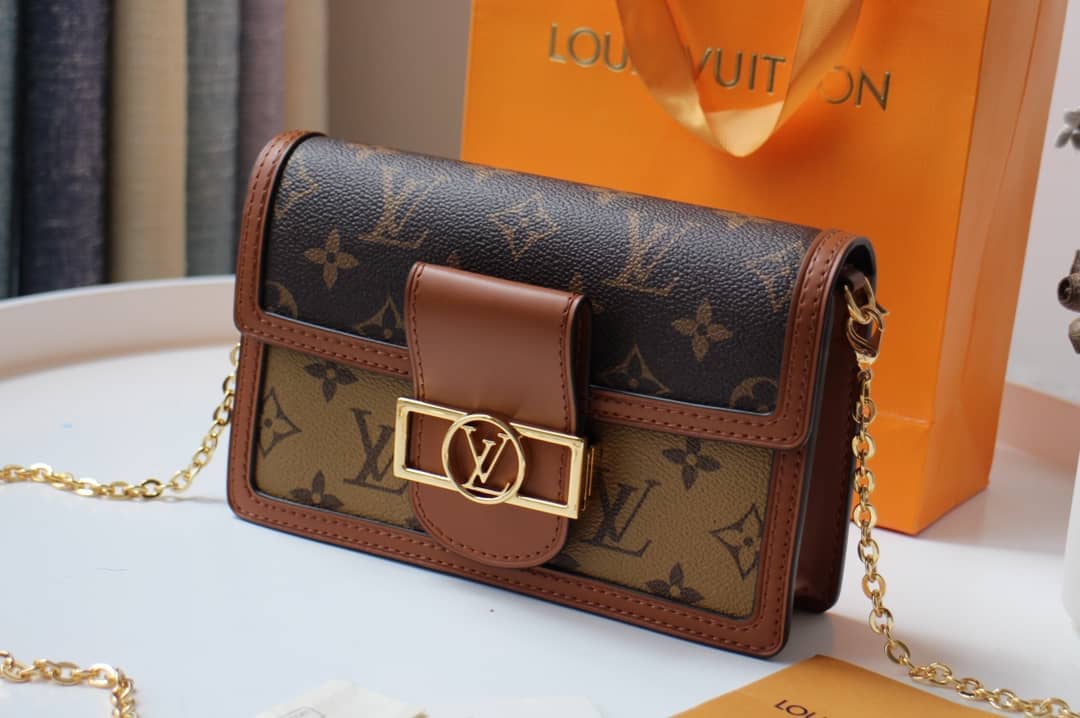 L0vis Vvtt0n Dauphine Chain Wallet Replica Shoulder Bag Brown M68746