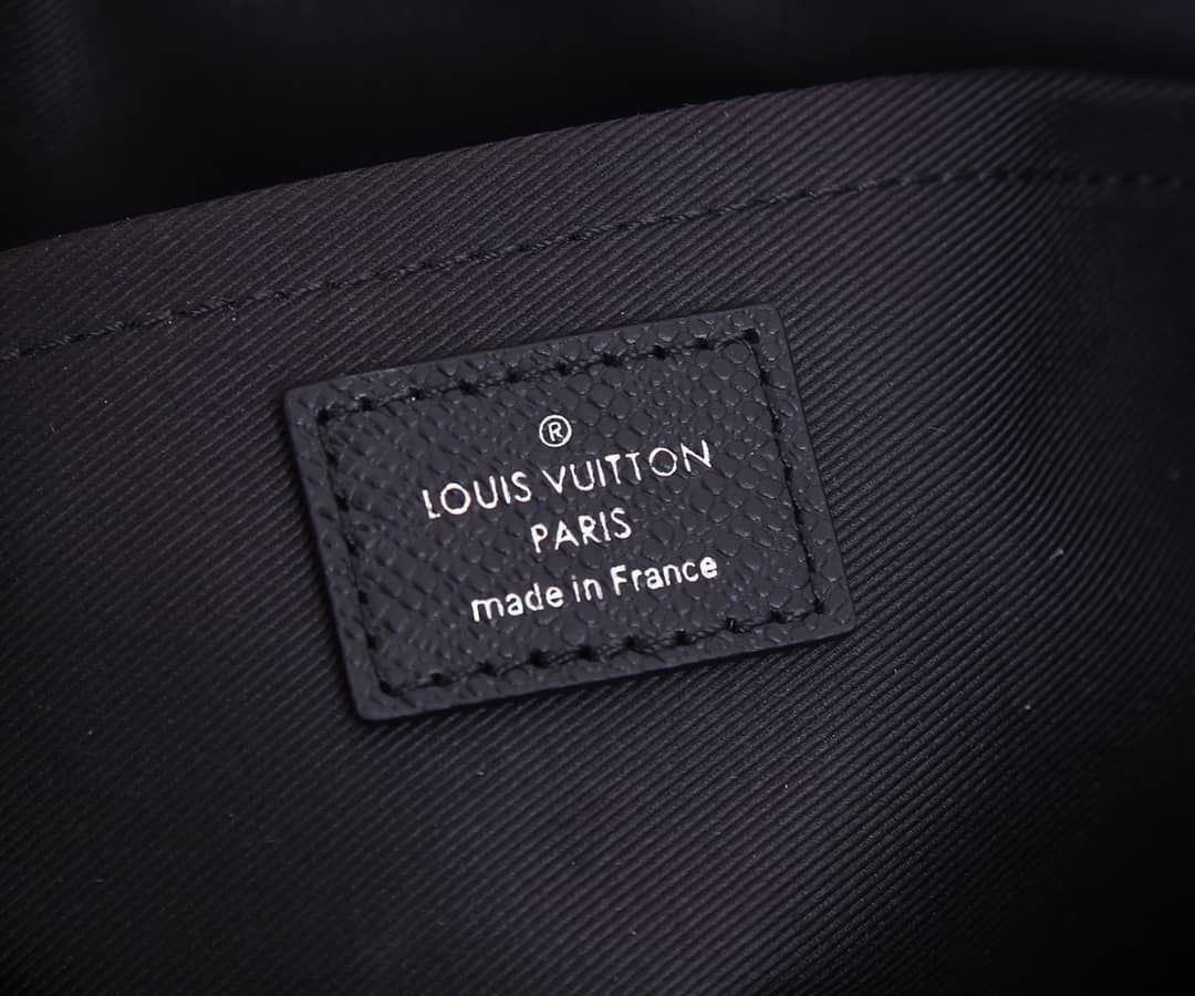 L0vis Vvtt0n Taigarama Canvas Messenger Bag Replica M30233