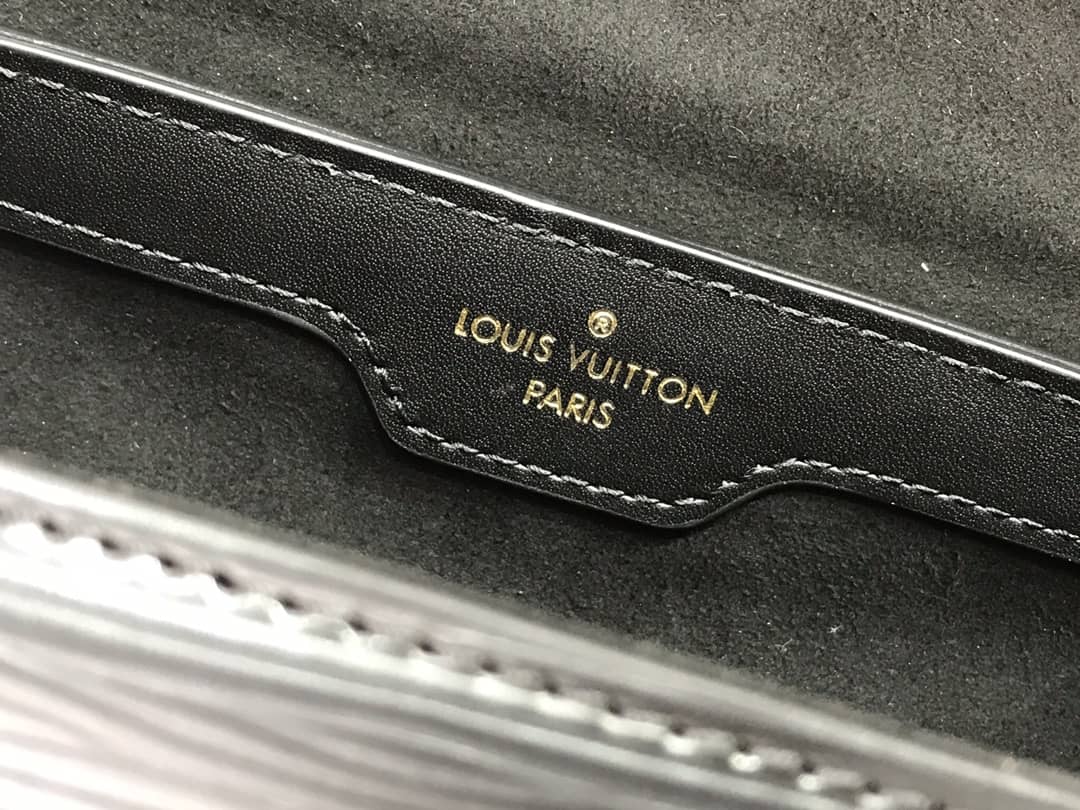 L0vis Vvtt0n Papillon Trunk Monogram Chain Replica Crossbody Bag Black M57835