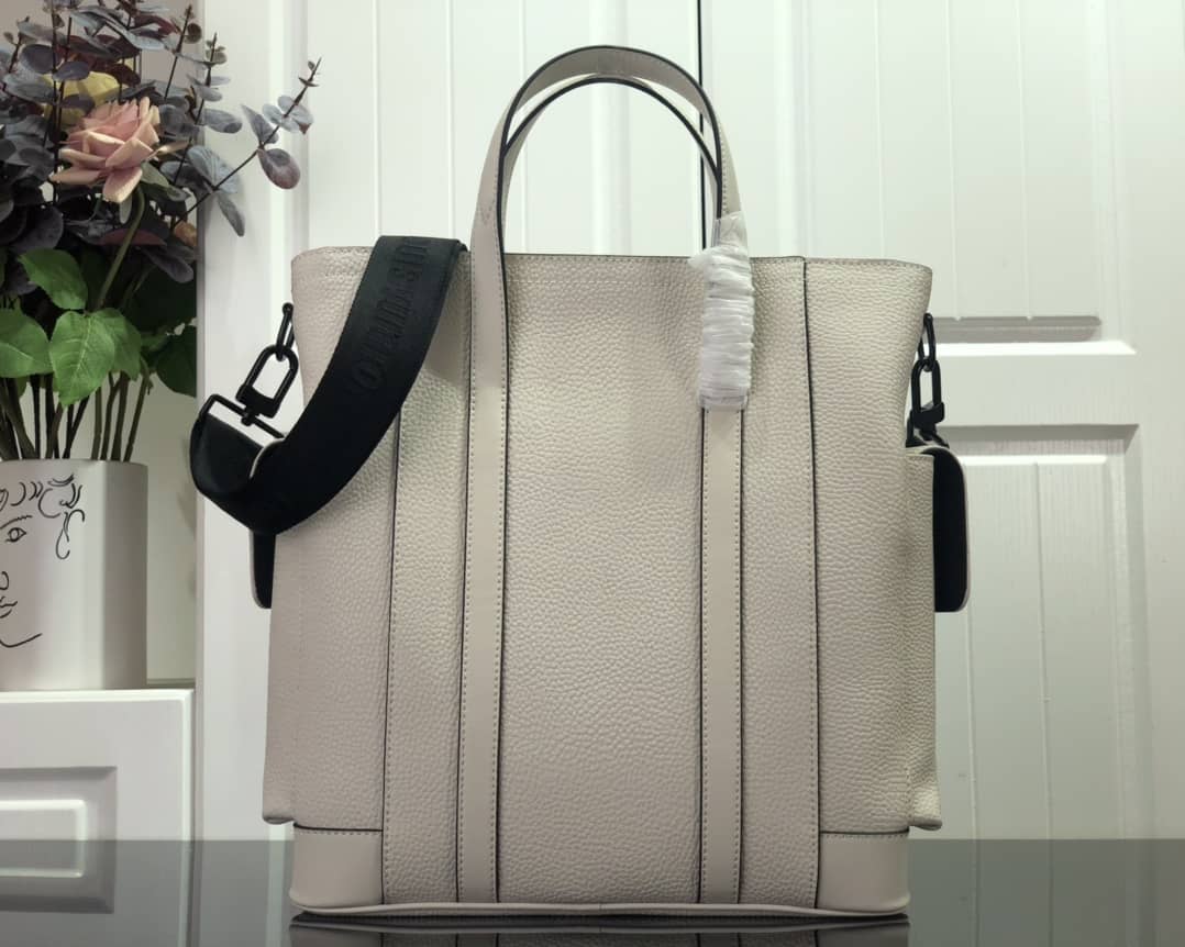 L0vis Vvtt0n Christopher Tote Replica M58479