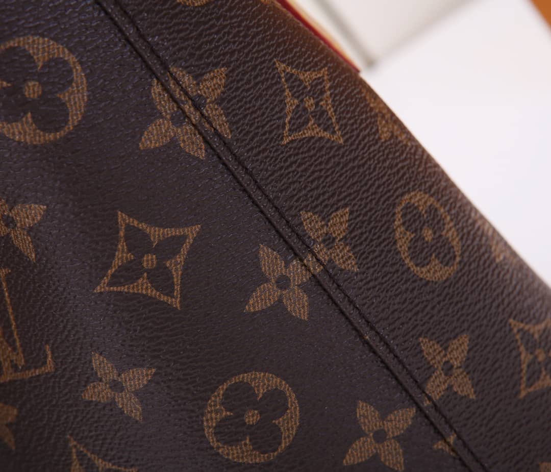 L0vis Vvtt0n Monogram Bucket Petit Replica Shoulder Bag M42238
