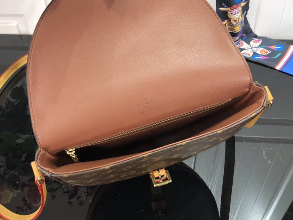 L0vis Vvtt0n Monogram Chantilly MM M51233 Replica Crossbody Bag