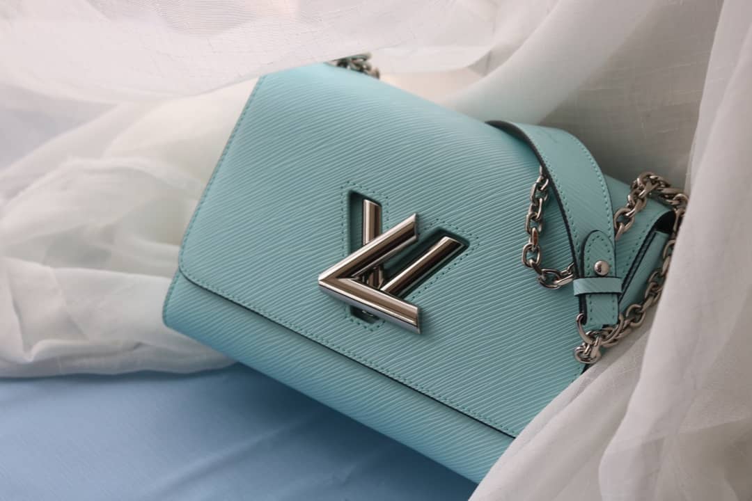 L0vis Vvtt0n Twist Bag Blue Replica M50281