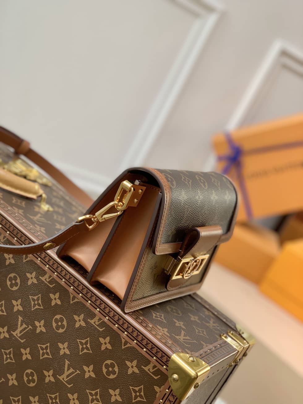 L0vis Vvtt0n Monogram Reverse Mini Dauphine M44580 Replica Crossbody Bag