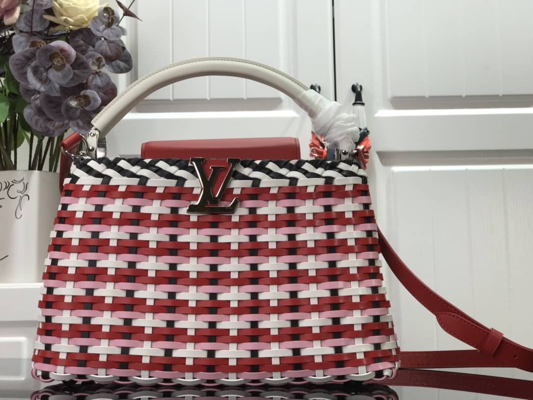 L0vis Vvtt0n Capucines Taurillon Shoulder Bag Replica Red M94519