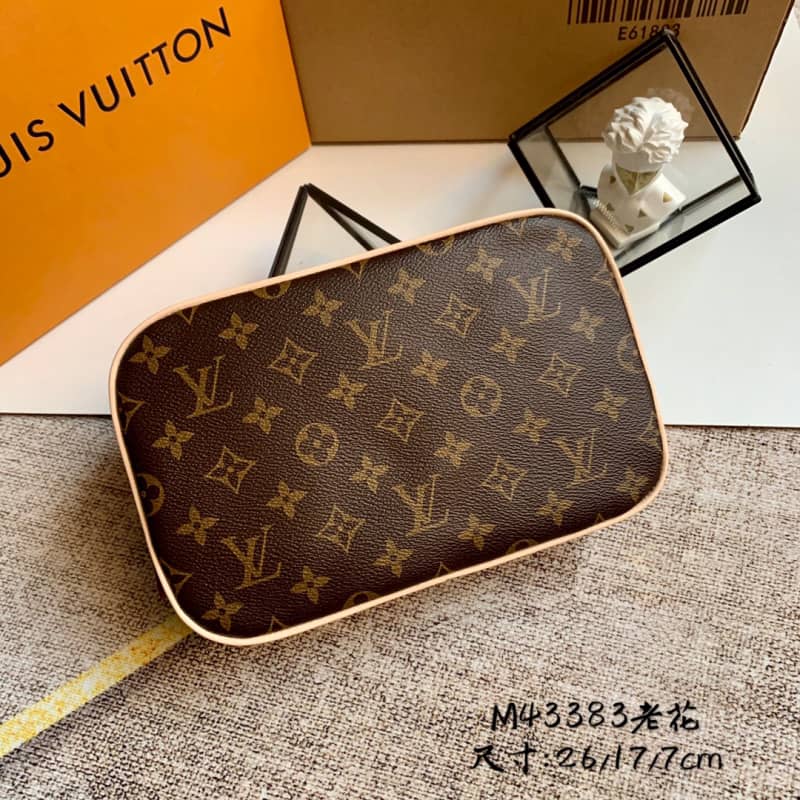 L0vis Vvtt0n Toilet Pouch GM Monogram Canvas Replica M43383