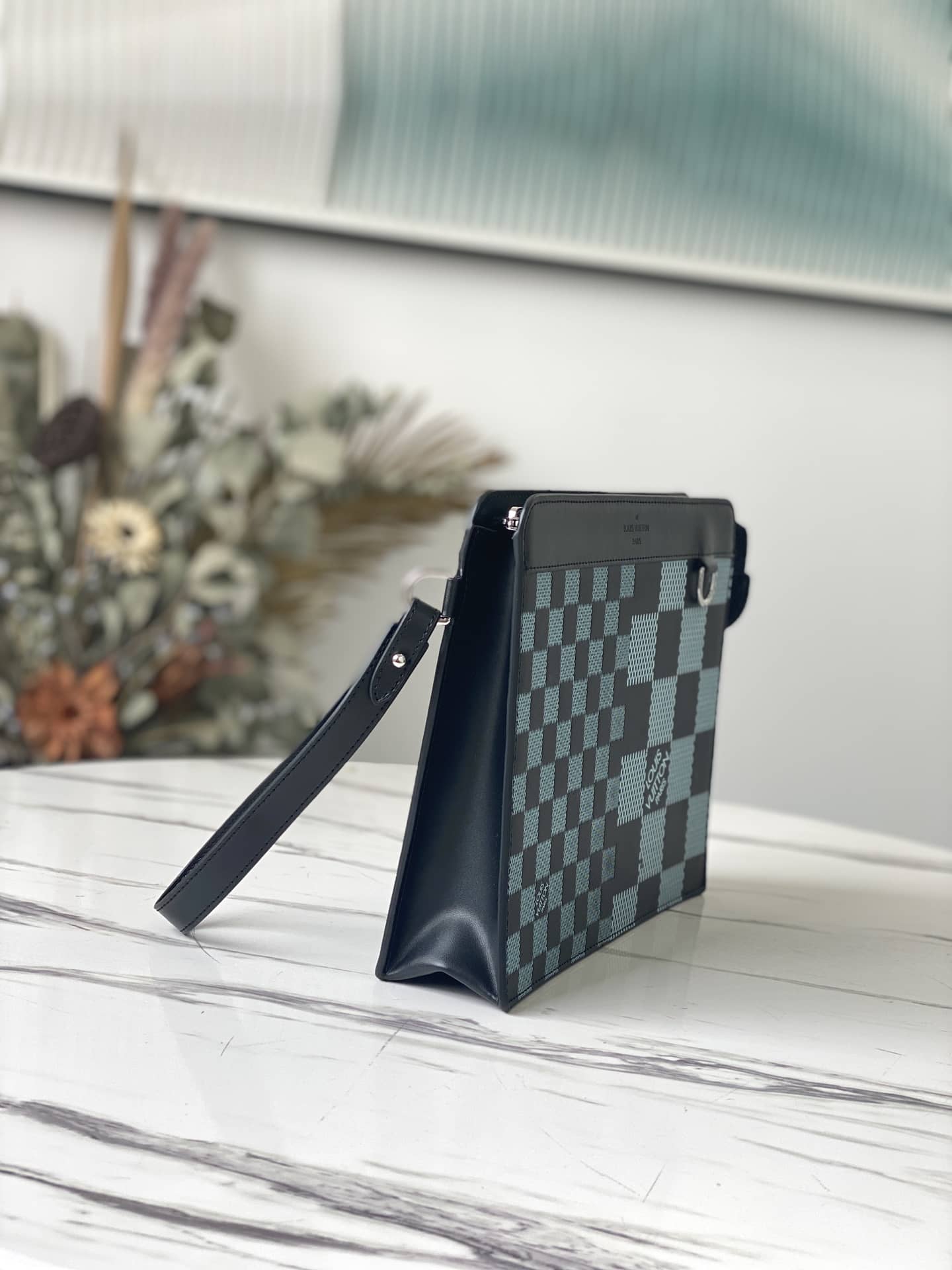 L0vis Vvtt0n Damier Infini 3D Cowhide Leather Standing Pouch Replica Green N60449
