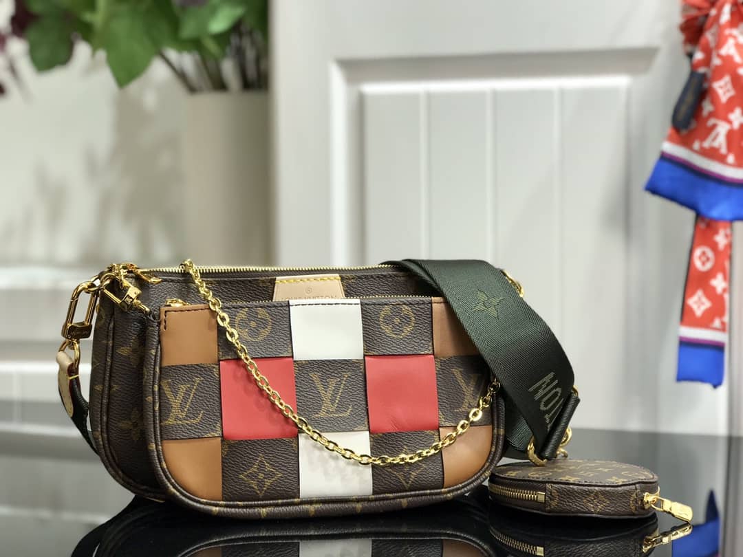 L0vis Vvtt0n Monogram Canvas Multi Pochette Replica Red M44823