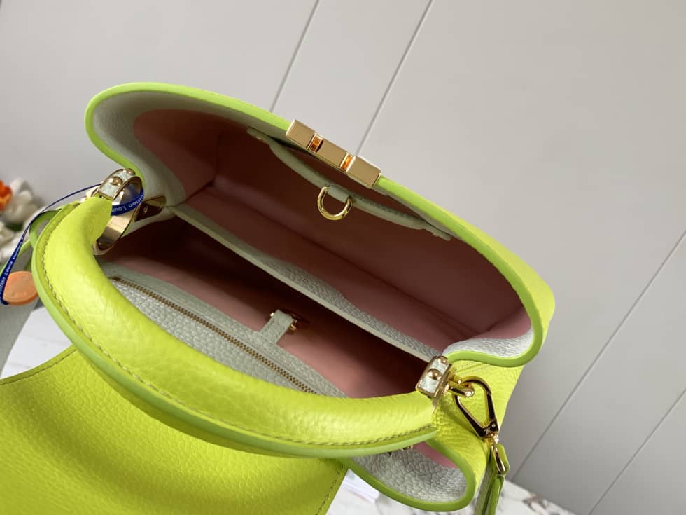 L0vis Vvtt0n Capucines BB Yellow M59468 Replica Shoulder Bag