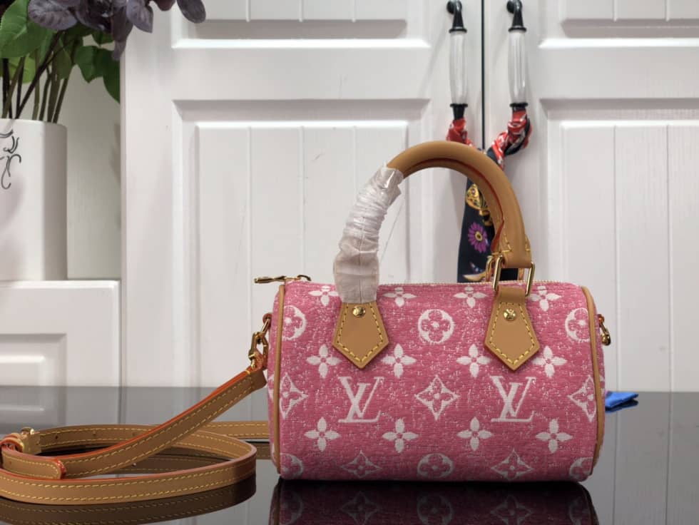 L0vis Vvtt0n Nano Speedy Pink M81213 Replica Crossbody Bag