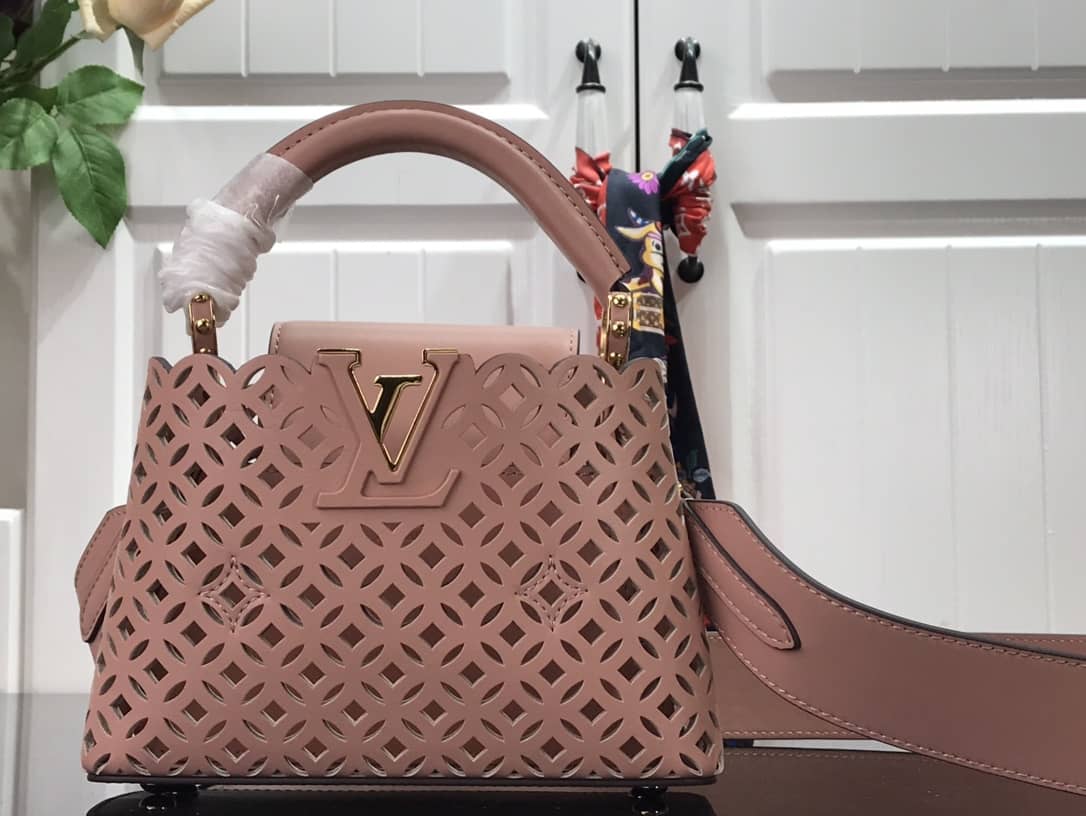 L0vis Vvtt0n Capucines BB Cutout Leather Bag Replica Pink M57228