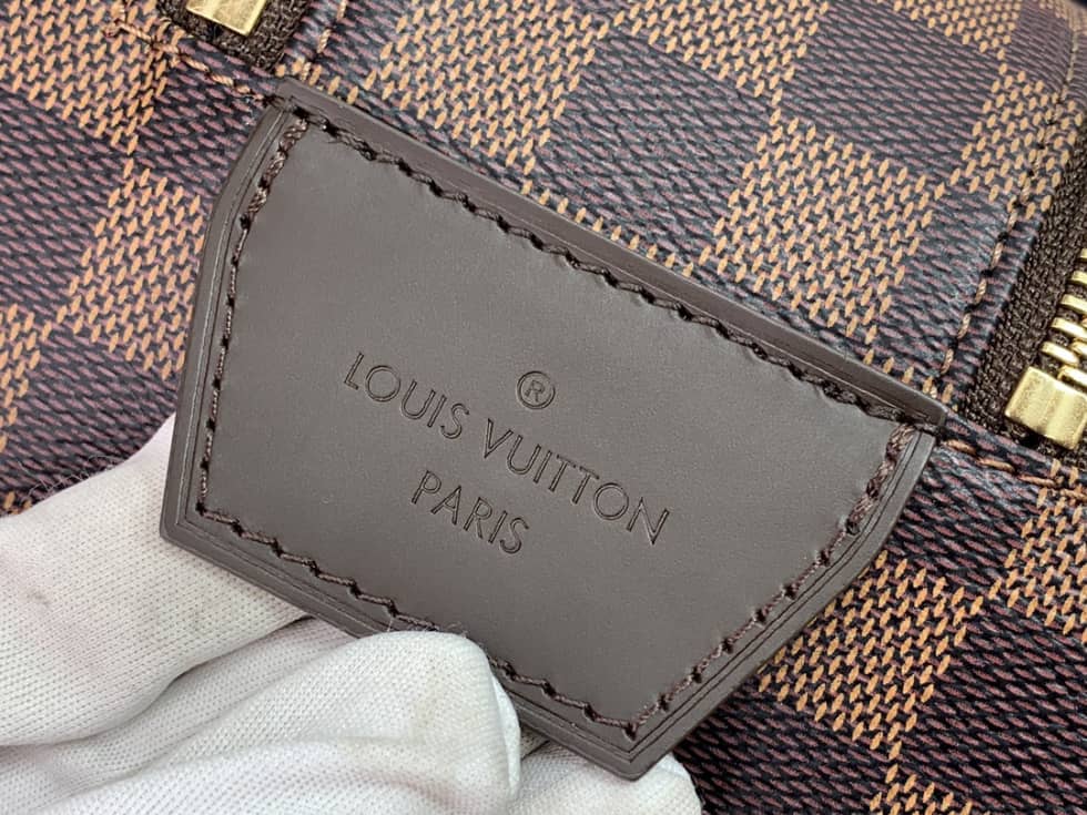 L0vis Vvtt0n Dopp Kit Toilet Pouch Monogram Canvas M44494 Replica