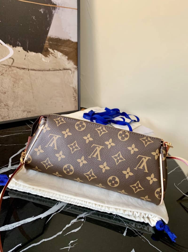 L0vis Vvtt0n Eva Monogram Chain Replica Shoulder Bag M95567