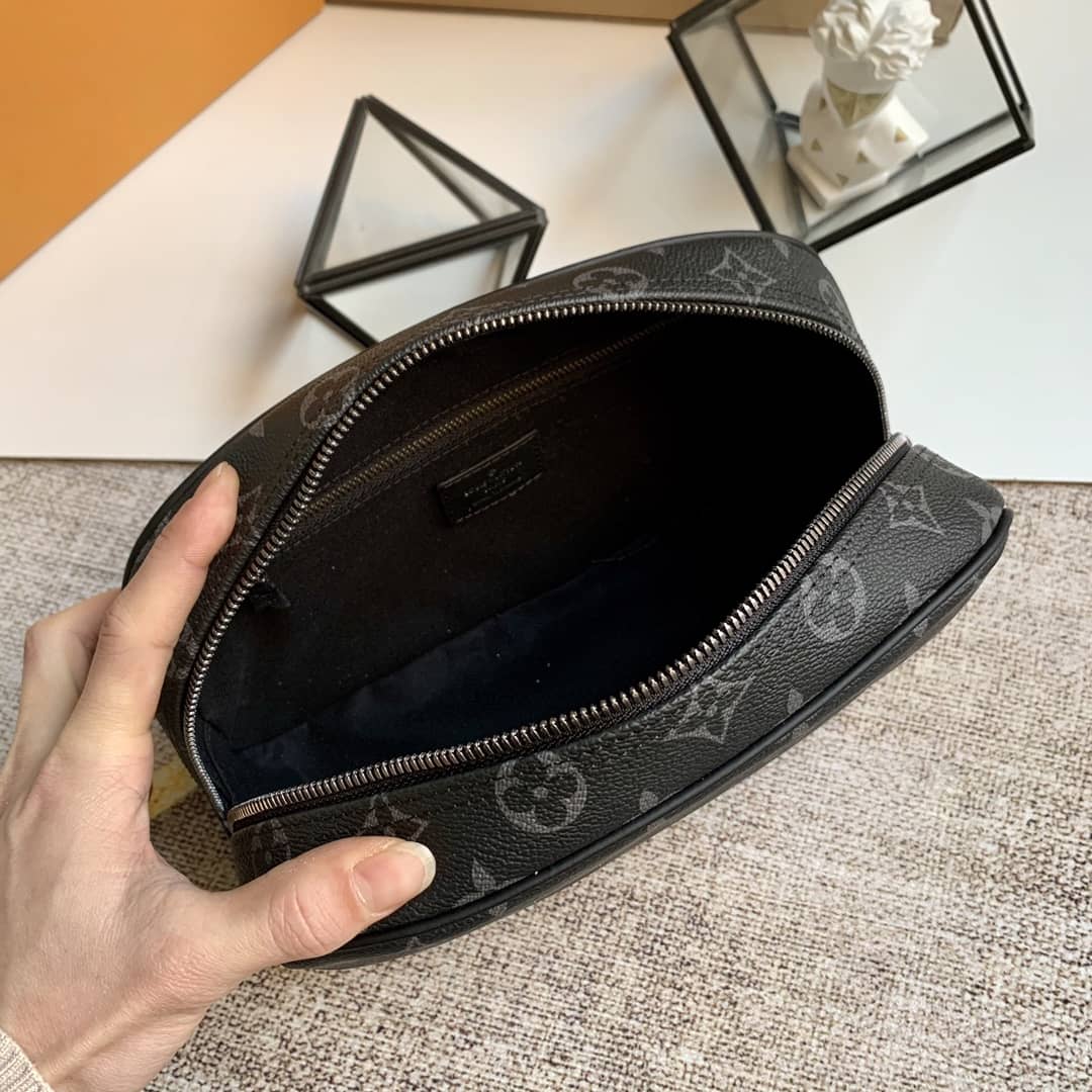 L0vis Vvtt0n Monogram Canvas Toiletry Bag Replica Black M47527
