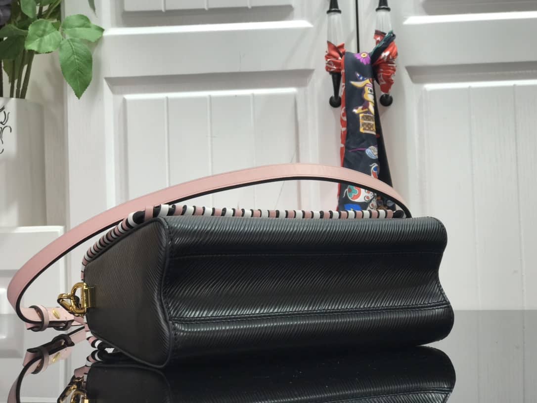 Knockoff L0vis Vvtt0n Twist MM Shoulder Bag From China