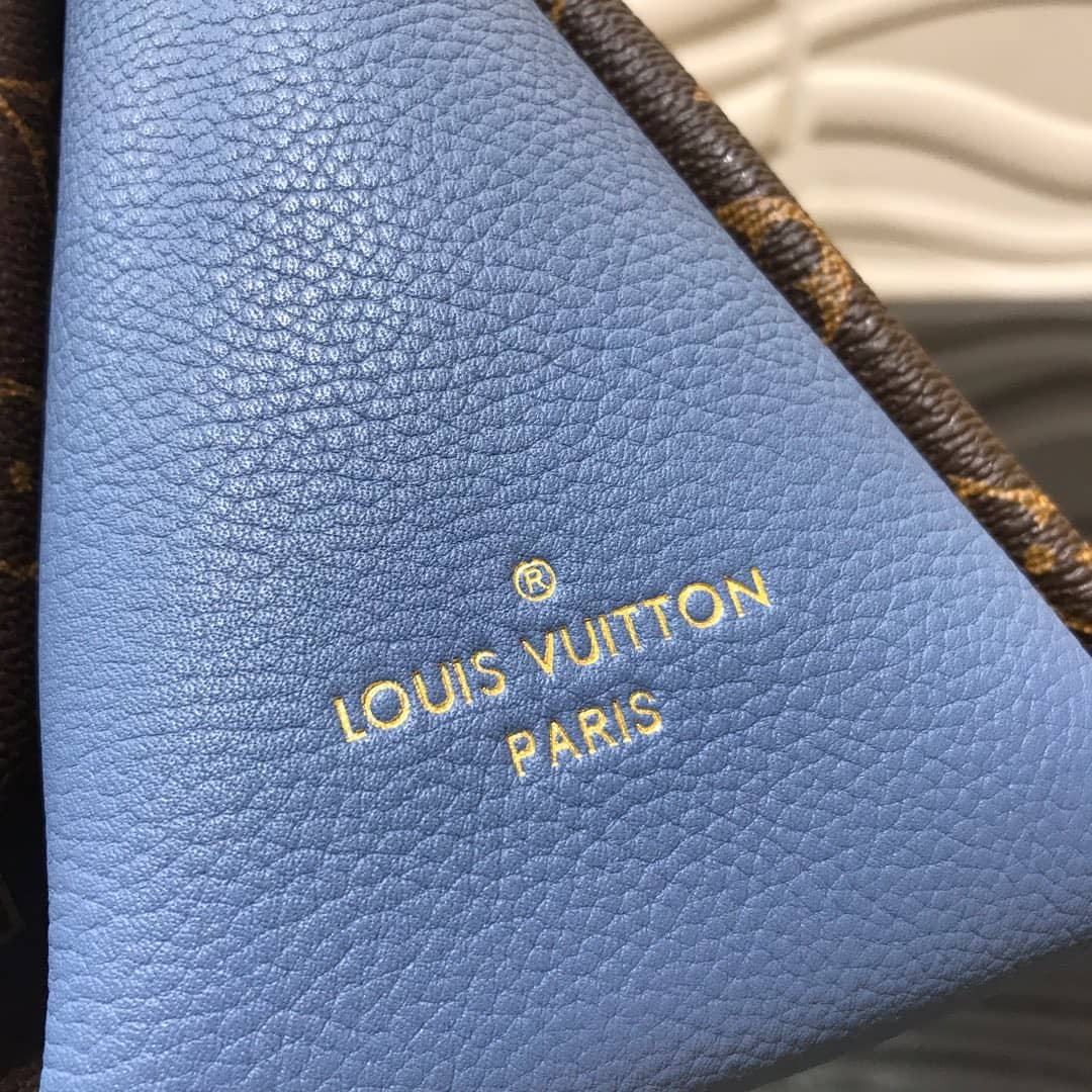 L0vis Vvtt0n BB Surene Chain Shoulder Bag Replica Blue M43777