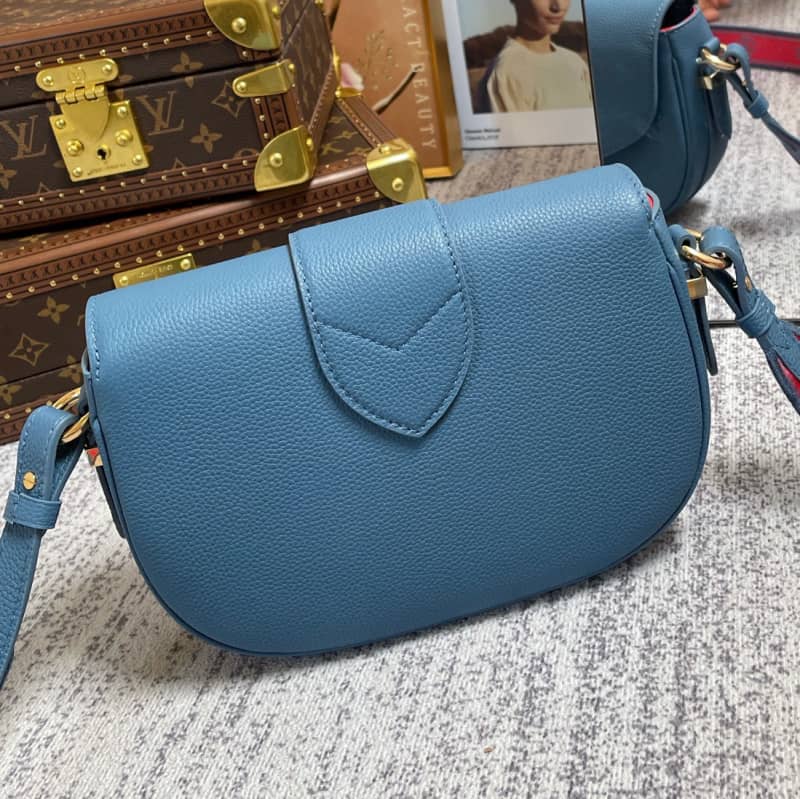 L0vis Vvtt0n Pont 9 Soft MM Grained Calfskin Leather Replica Bag Blue M58968