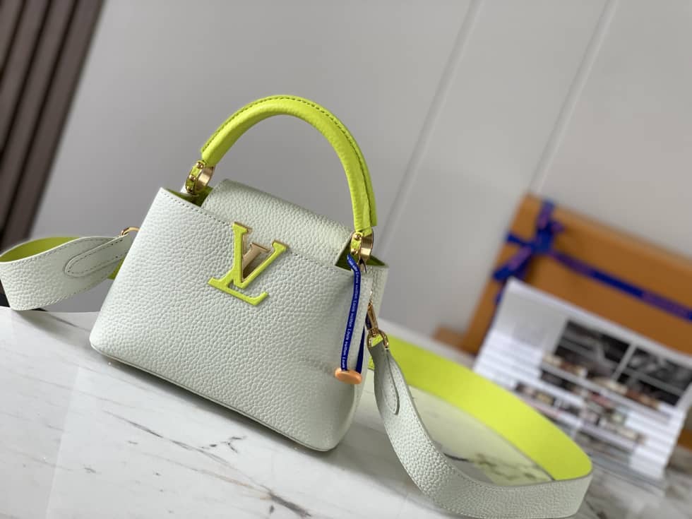 L0vis Vvtt0n Capucines Mini M59440 Replica Shoulder Bag