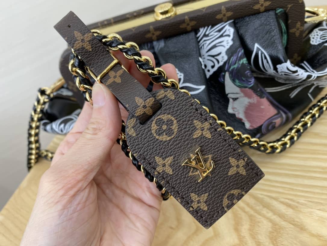 L0vis Vvtt0n Monogram Canvas Boursicot EW Replica Bag Black M45229