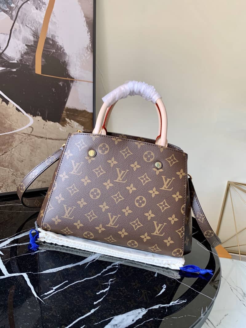 L0vis Vvtt0n Montaigne BB Monogram Shoulder Bag Replica M41055