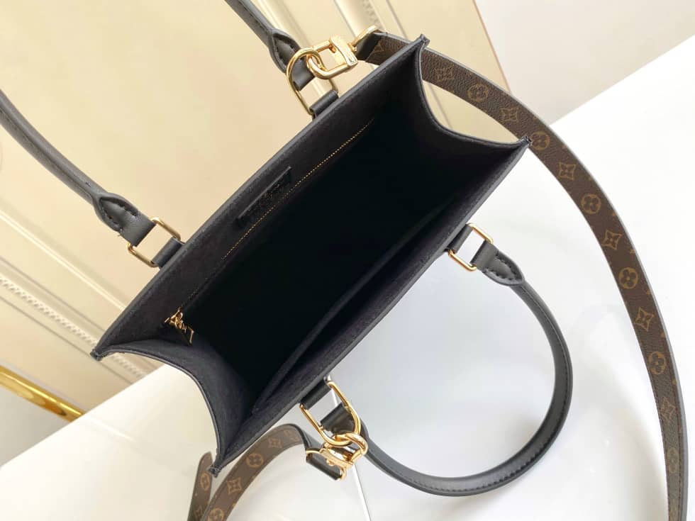L0vis Vvtt0n Petit Sac Plat Epi Leather Black M69441 Replica Shoulder Bag