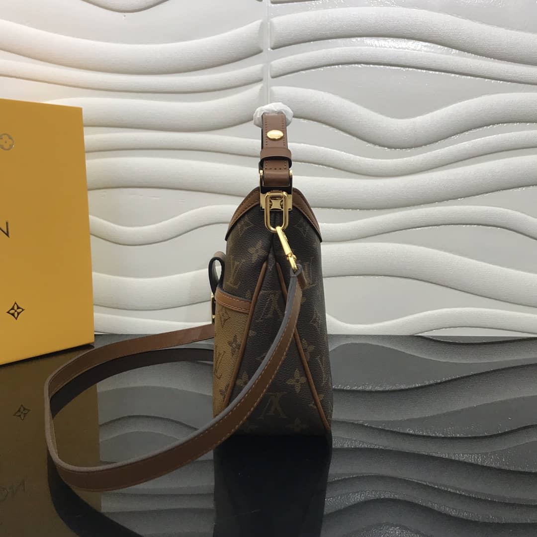 L0vis Vvtt0n Monogram Dauphine MM Replica Hobo M45195
