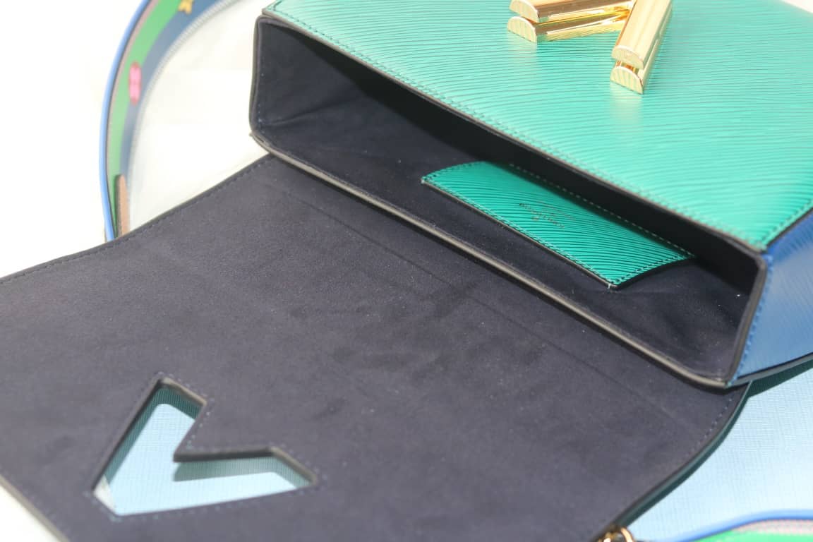 L0vis Vvtt0n Textured Epi Leather Twist Series Bag Green