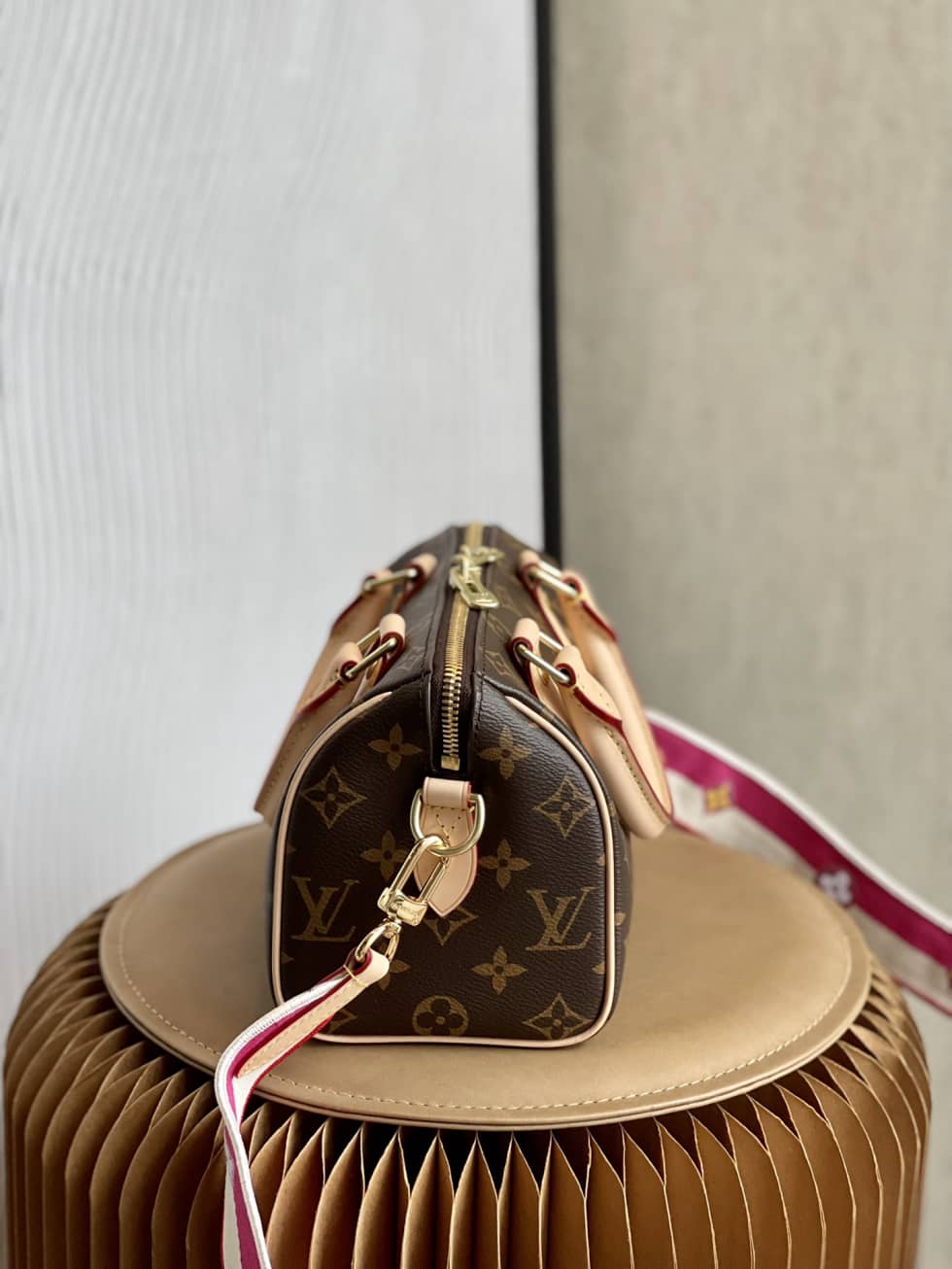 L0vis Vvtt0n Speedy Bandouliere 20 M45948 Replica Shoulder Bag