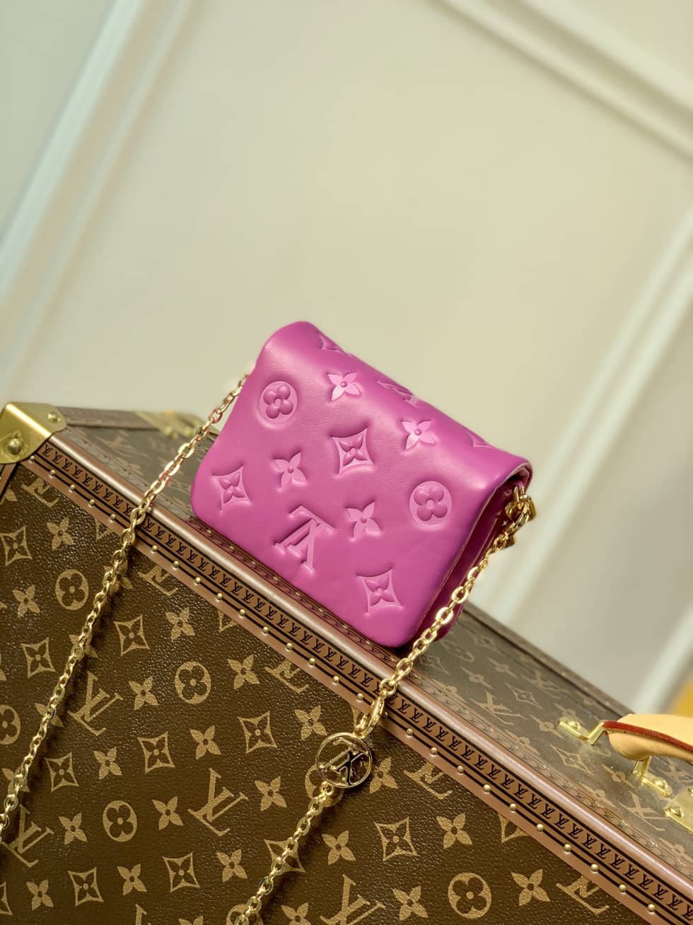 Best Replica L0vis Vvtt0n Beltbag Coussin Cruise 22 Monogram Embossed Orchid M81127 Replica Crossbody Bag(ColaReps)